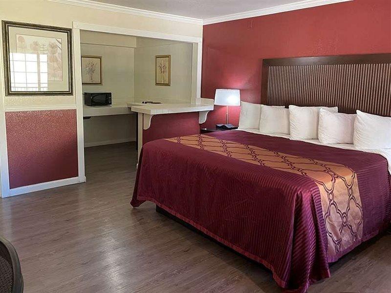Hotel Mission And 2*