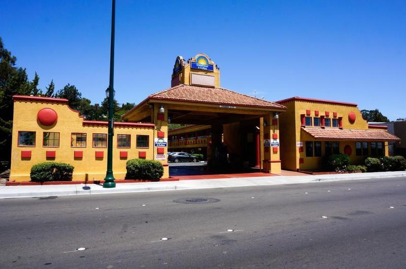 Hotel Mission And 2*